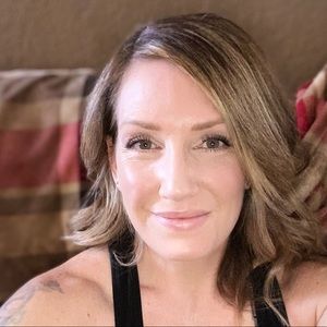 Meet your Posher, Desiree